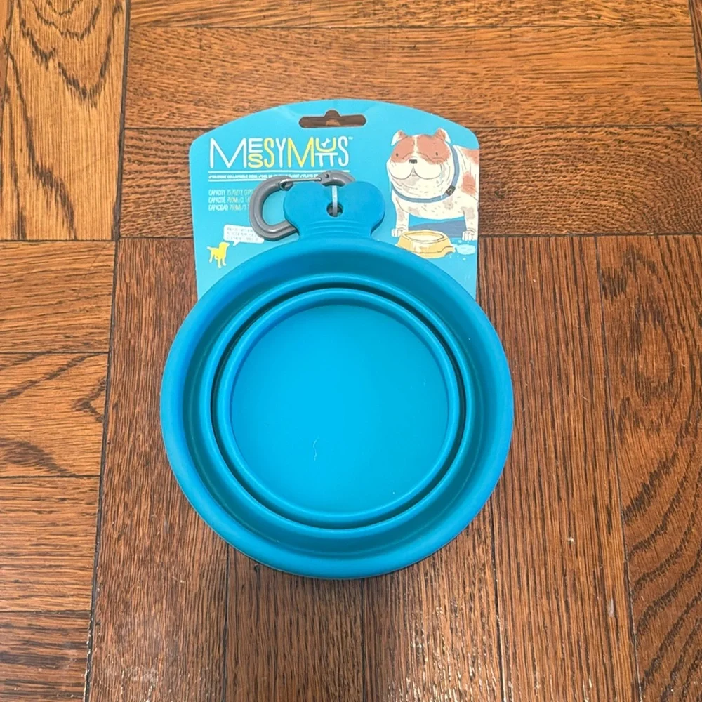 NWT Messy Mutts Silicone Collapsible Travel Pet Bowl